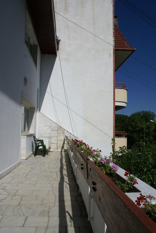 Pensiunea Helvetia Bucarest Camera foto