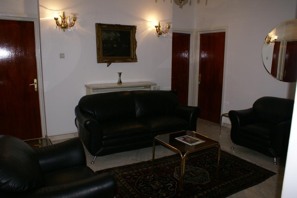 Pensiunea Helvetia Bucarest Esterno foto