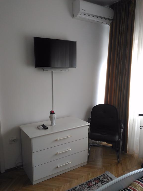 Pensiunea Helvetia Bucarest Esterno foto